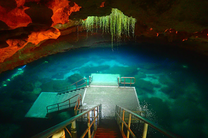 Devil's den spring